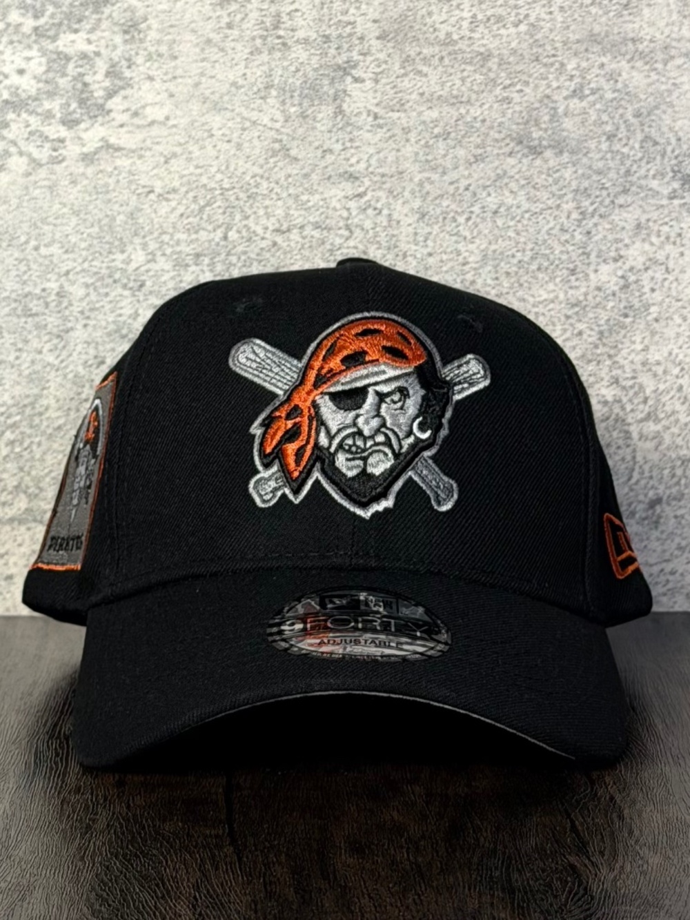 New Era Pittsburgh Pirates Jolly Roger Alt Side Patch 9FORTY Low Profile MLB Hat